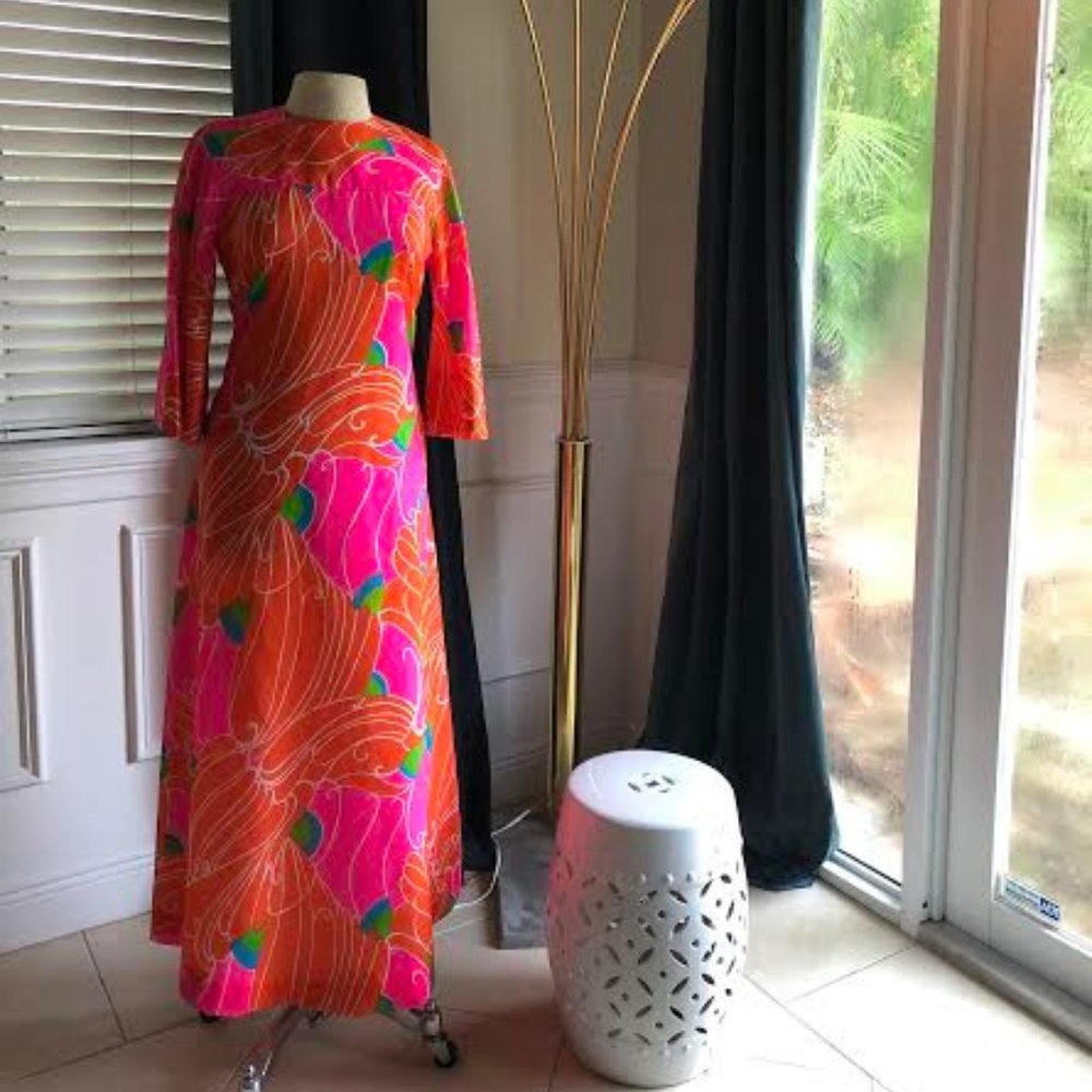 Vibrant 1960 Long Sleeved Retro Maxi Dress